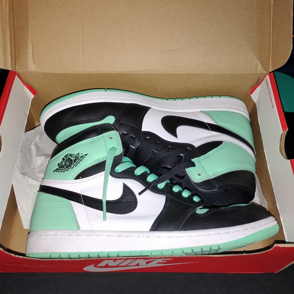 Nike Athletic Shoes Black White Mint